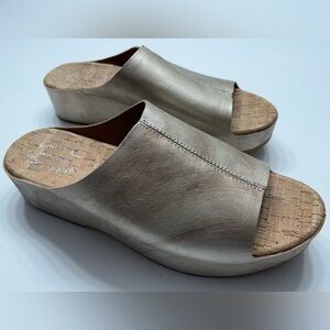 KORK-EASE The Original Slip On Clogs Womens Size 9 Gold Metalic READ